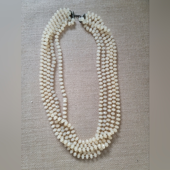 Statement beaded necklace - Picture 3 of 5